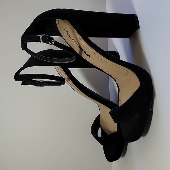 Fashion Nova high block heel platform 7.5 womens black brushed textile - Picture 2 of 11